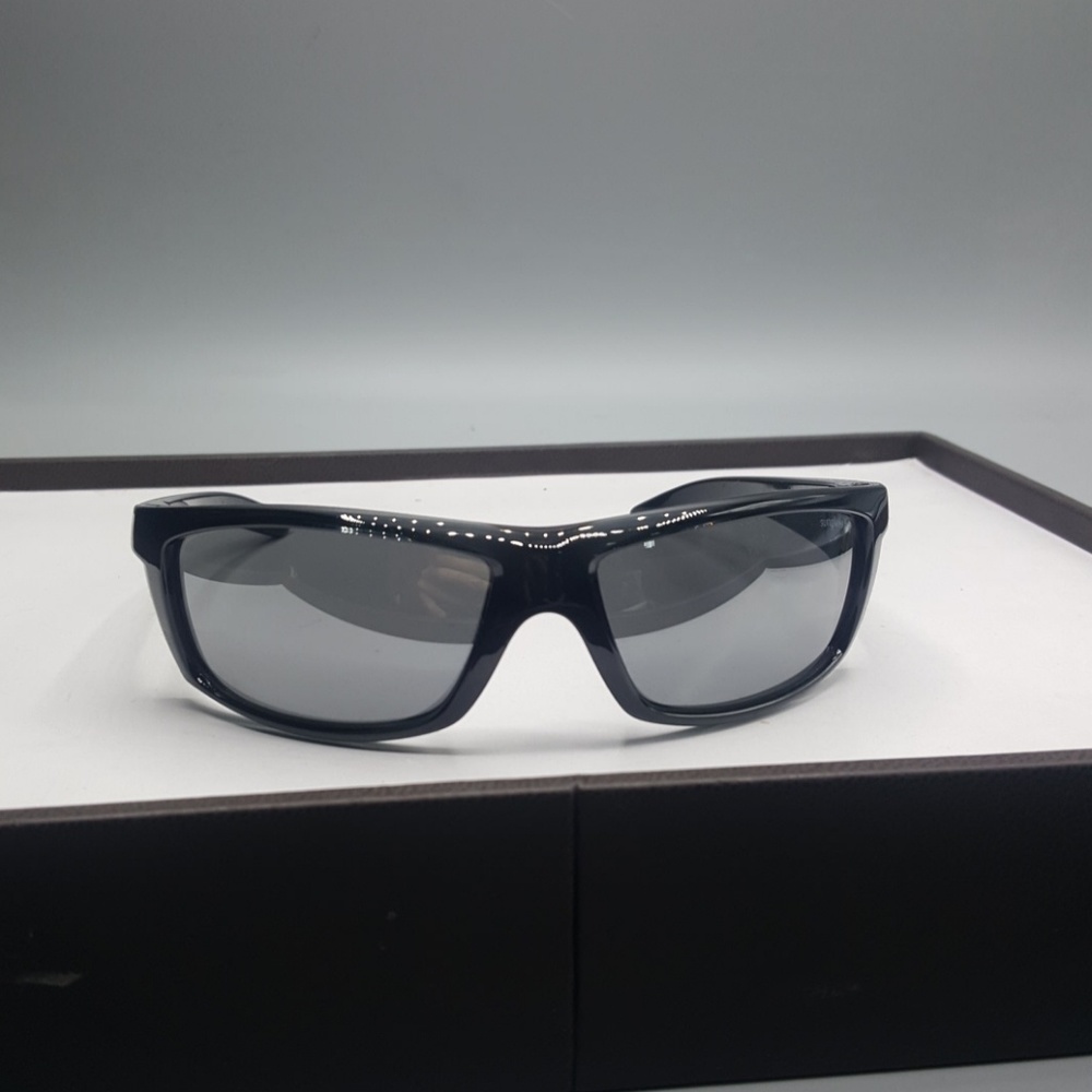 Sunglass hut sunglasses